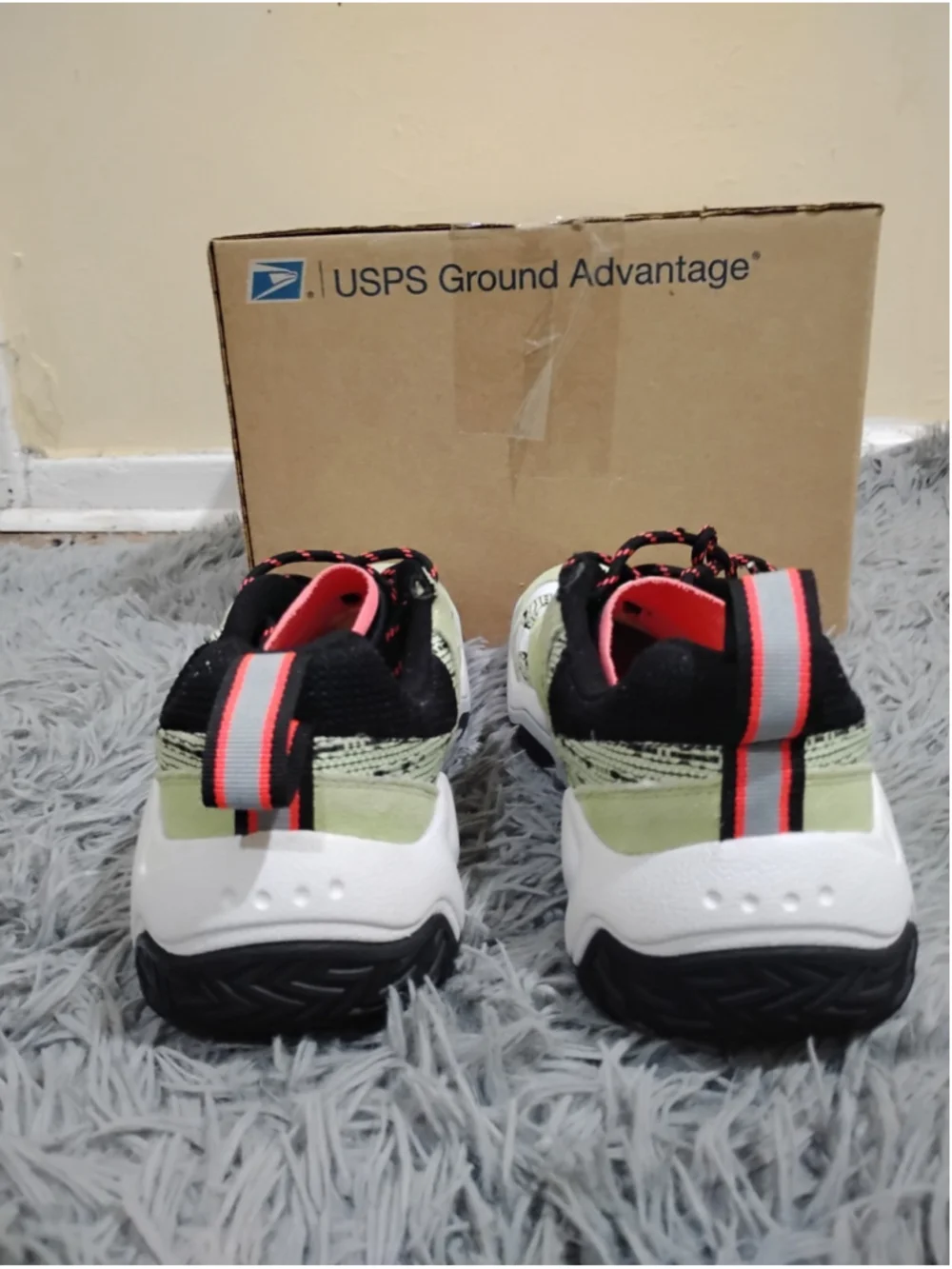 Shaq Raq Low Men Size 11 Light Green Black Basketball Shoes AQ95009MK